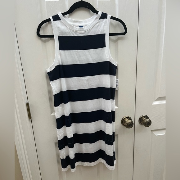 Old Navy Dresses & Skirts - NEW OLD NAVY NAUTICAL SLEEVELESS STRIPPED DRESS WITH POCKETS SIZE SMALL